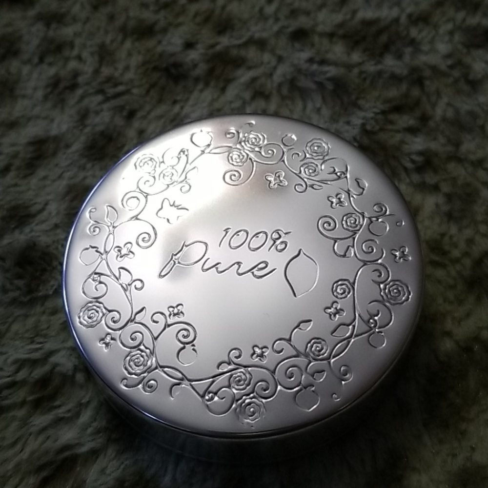 100% pure powder foundation